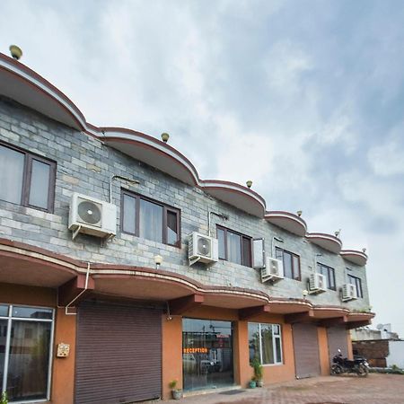 Oyo Flagship Vibes Hotel Nālāgarh Exteriör bild