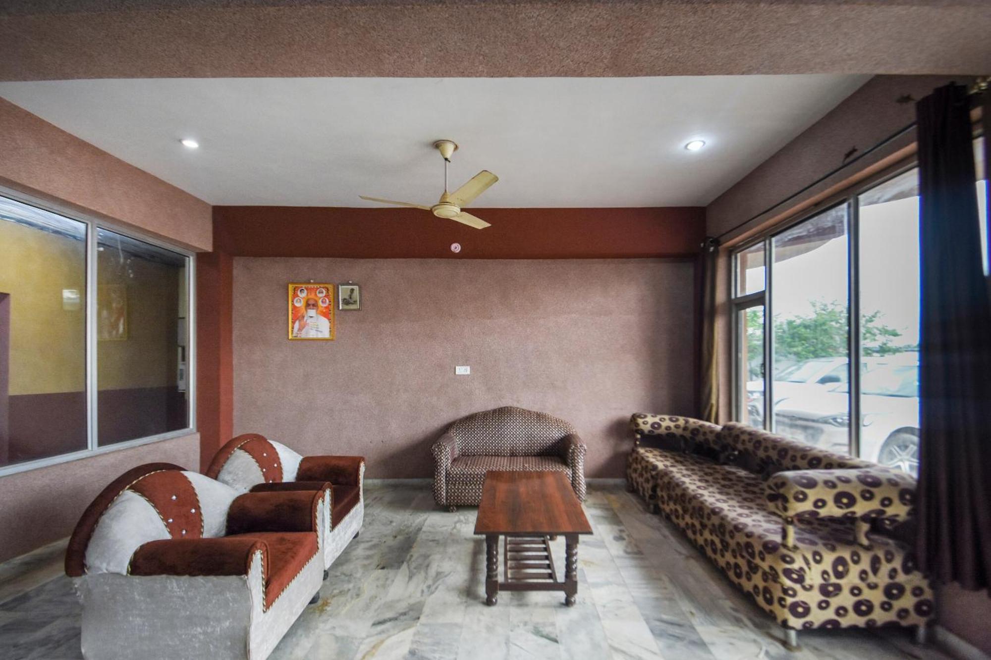 Oyo Flagship Vibes Hotel Nālāgarh Exteriör bild