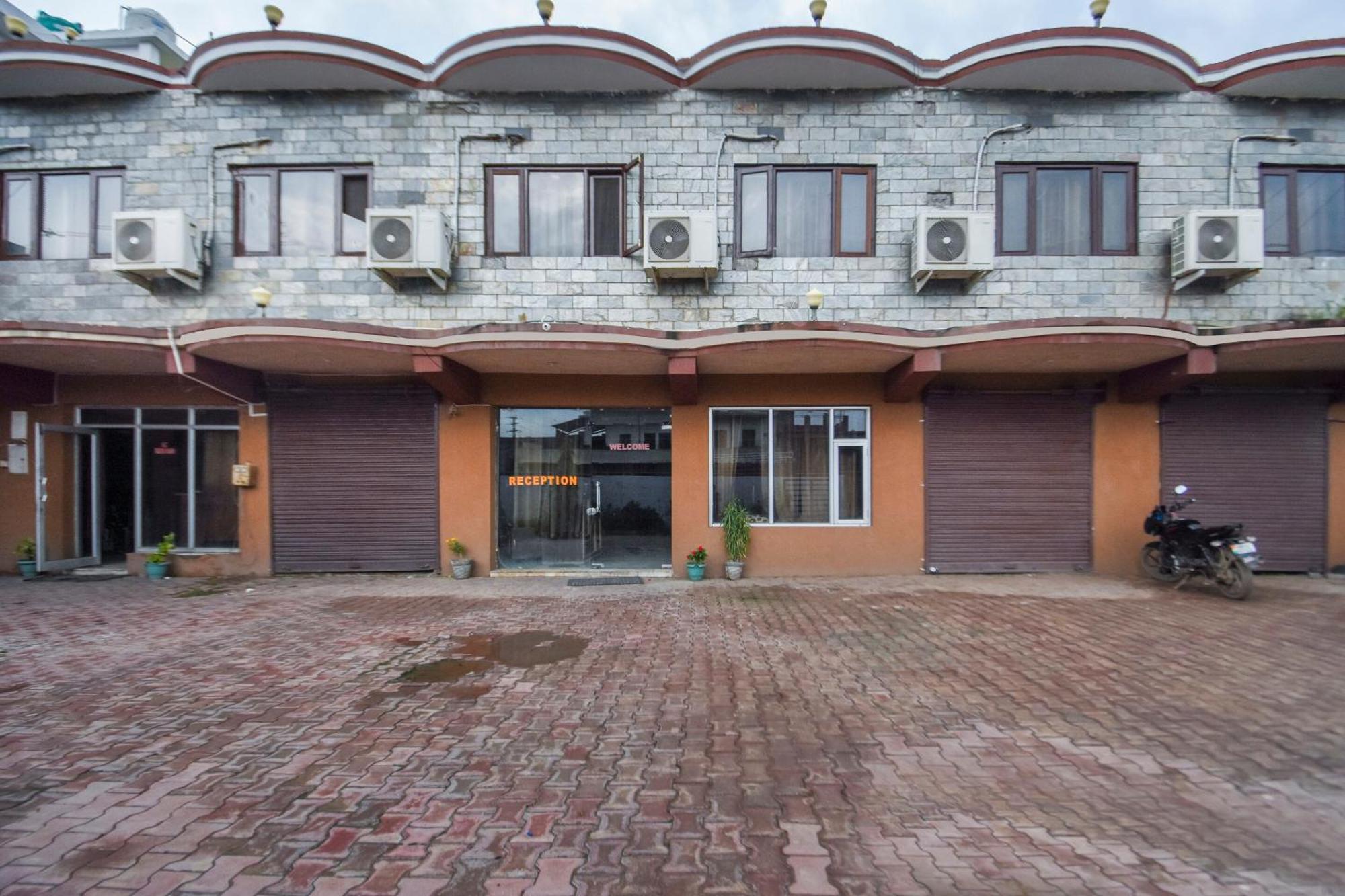 Oyo Flagship Vibes Hotel Nālāgarh Exteriör bild