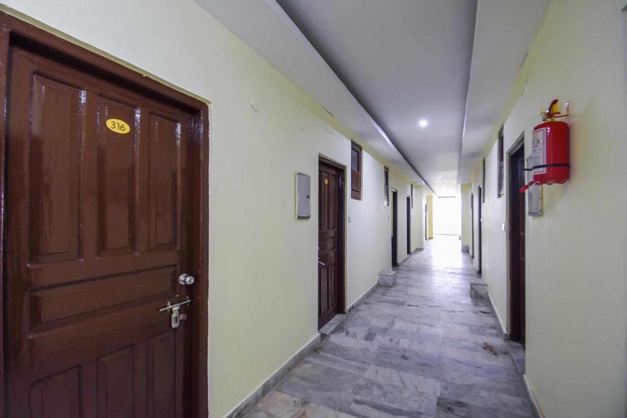 Oyo Flagship Vibes Hotel Nālāgarh Exteriör bild