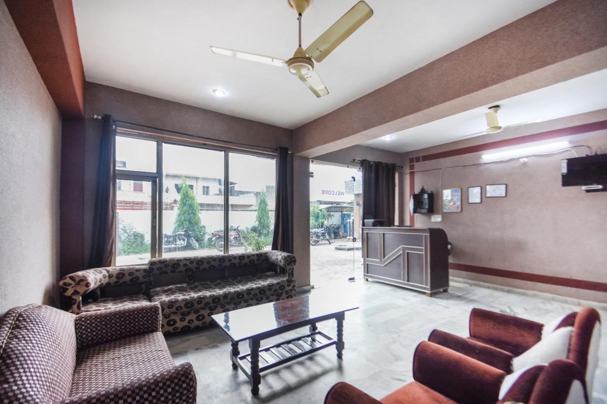 Oyo Flagship Vibes Hotel Nālāgarh Exteriör bild
